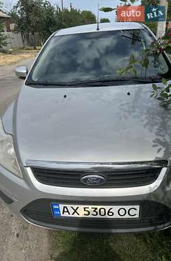 Хетчбек Ford Focus 2011 в Краснограді