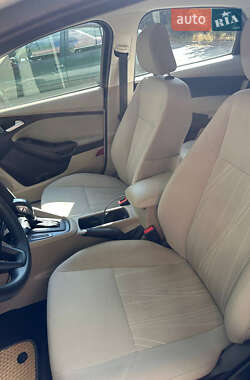 Хэтчбек Ford Focus 2015 в 