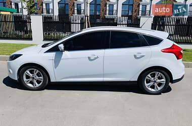 Хэтчбек Ford Focus 2013 в 