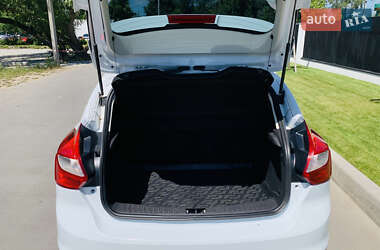 Хэтчбек Ford Focus 2013 в 