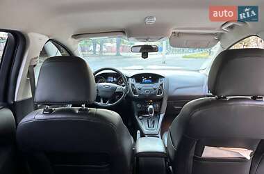 Хэтчбек Ford Focus 2015 в 
