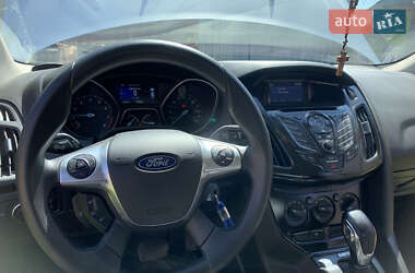 Седан Ford Focus 2014 в 