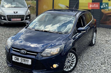Хэтчбек Ford Focus 2011 в 