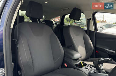 Хэтчбек Ford Focus 2011 в 