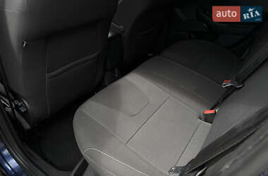 Хэтчбек Ford Focus 2011 в 