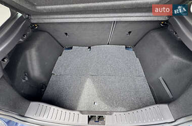 Хэтчбек Ford Focus 2011 в 