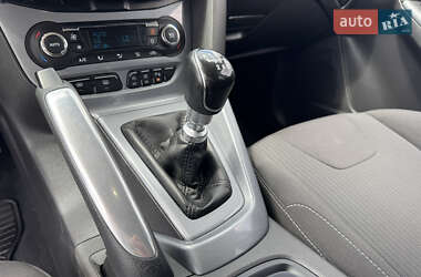 Хэтчбек Ford Focus 2011 в 