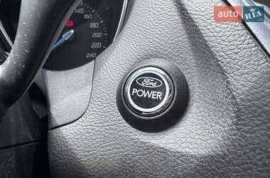 Хэтчбек Ford Focus 2011 в 