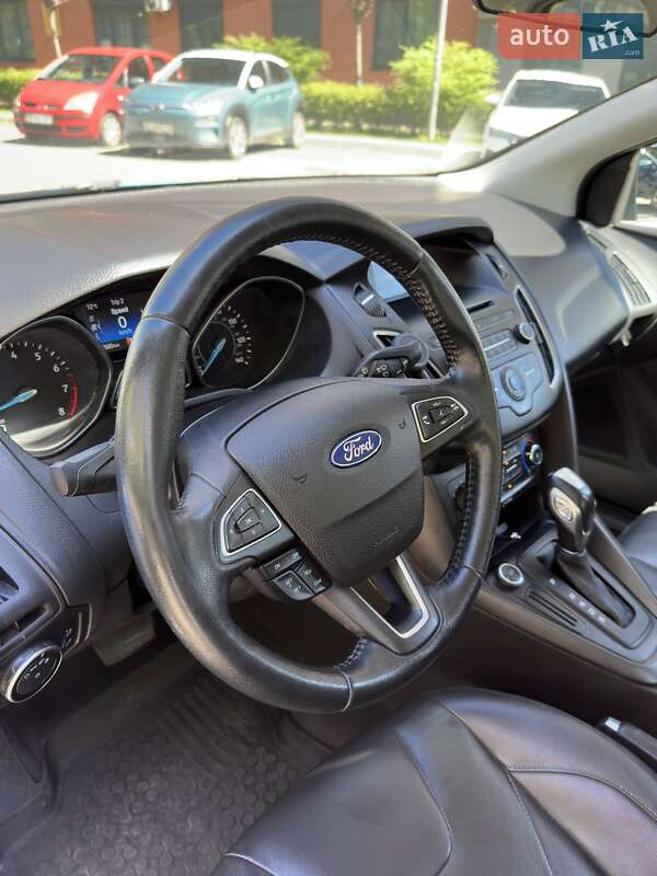 Седан Ford Focus 2015 в Львові
