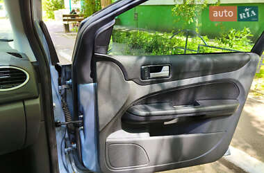 Хэтчбек Ford Focus 2007 в 