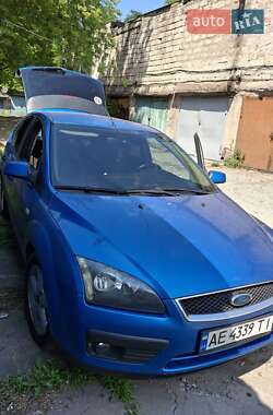 Хэтчбек Ford Focus 2004 в 