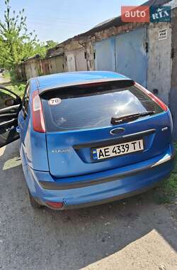 Хэтчбек Ford Focus 2004 в 