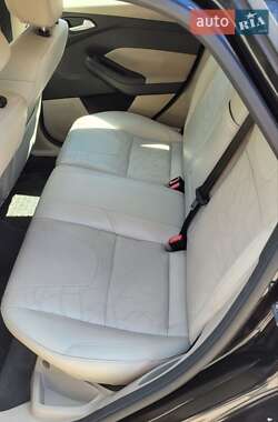 Хэтчбек Ford Focus 2013 в 