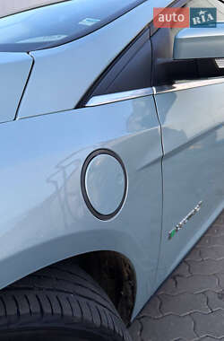 Хэтчбек Ford Focus 2013 в 