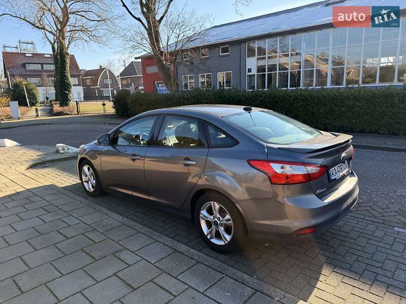 Седан Ford Focus 2011 в Бобровиці