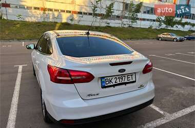 Седан Ford Focus 2015 в 