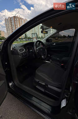 Хэтчбек Ford Focus 2005 в 
