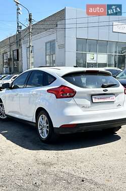 Хэтчбек Ford Focus 2016 в 