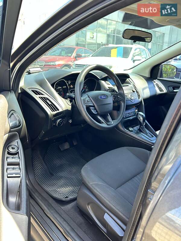Седан Ford Focus 2015 в Сумах