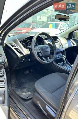Седан Ford Focus 2015 в 