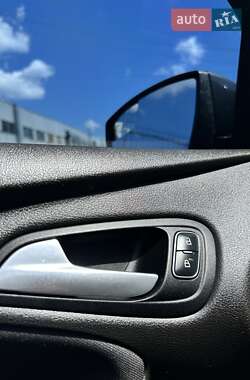 Седан Ford Focus 2015 в 