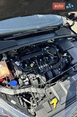 Седан Ford Focus 2015 в 
