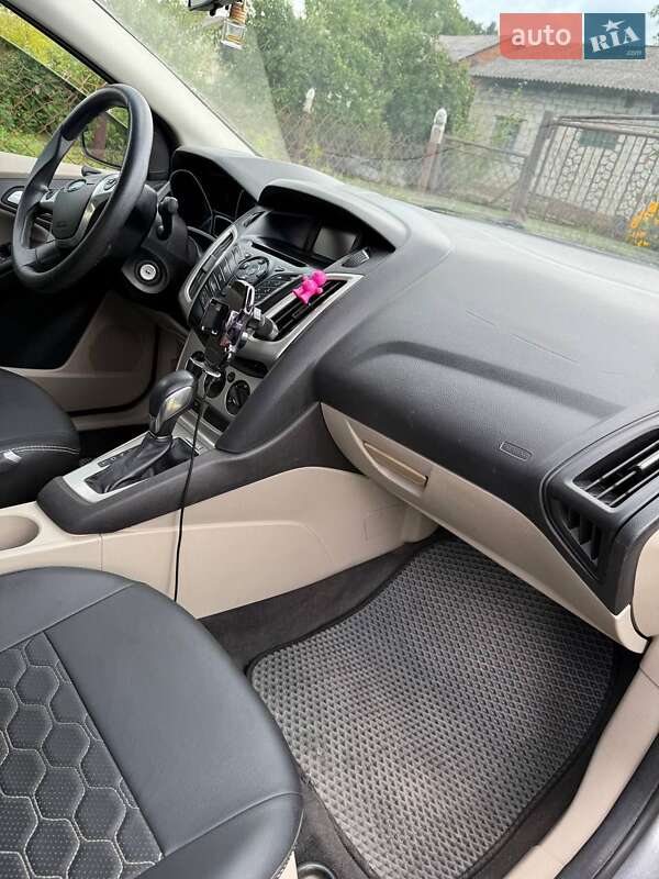 Седан Ford Focus 2013 в Мервичах