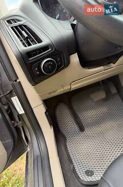 Седан Ford Focus 2013 в 