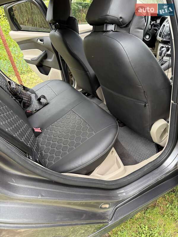 Седан Ford Focus 2013 в Мервичах