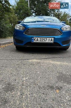 Хетчбек Ford Focus 2015 в 