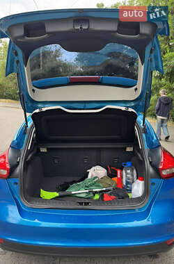 Хетчбек Ford Focus 2015 в 