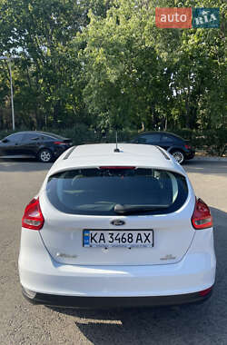 Хэтчбек Ford Focus 2015 в 