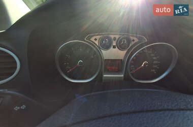 Хэтчбек Ford Focus 2007 в 