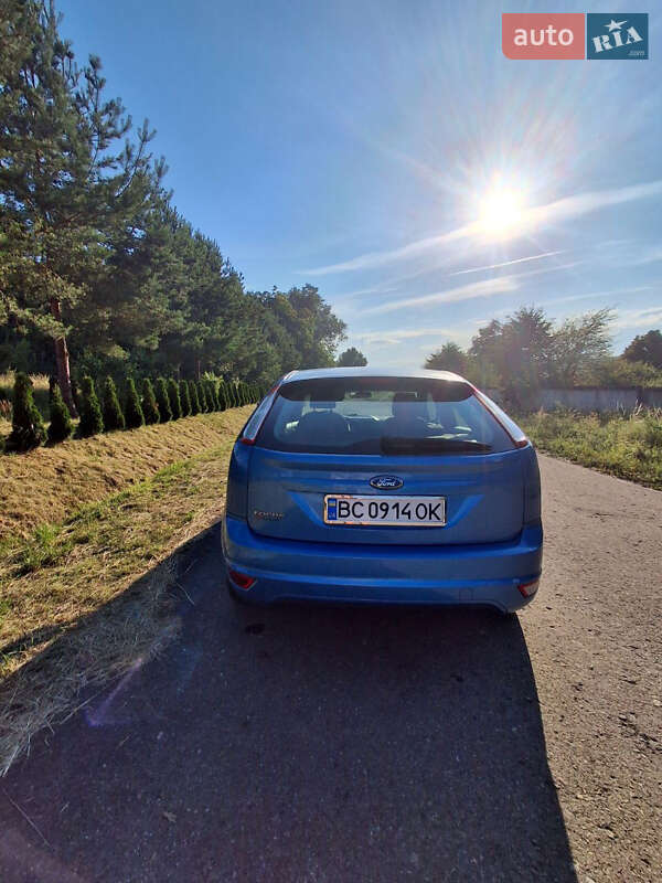 Хэтчбек Ford Focus 2007 в Хырове