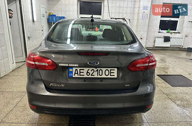 Седан Ford Focus 2015 в 