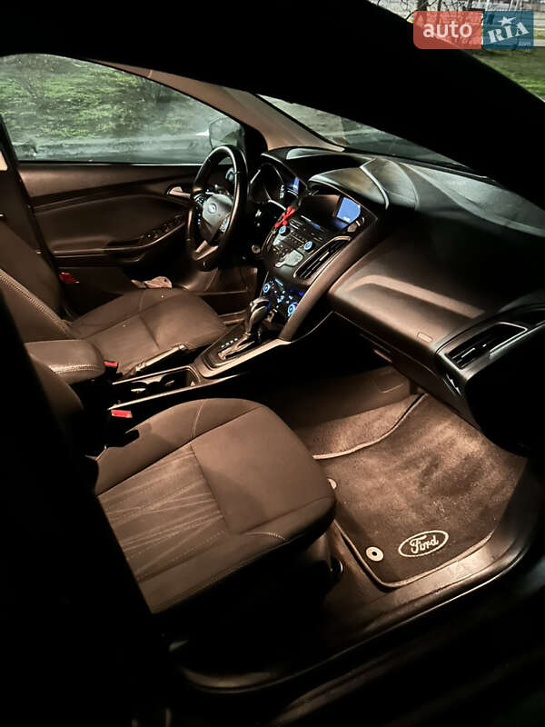 Седан Ford Focus 2015 в Днепре