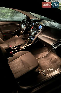Седан Ford Focus 2015 в 