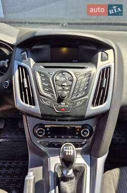 Универсал Ford Focus 2012 в 