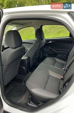 Хэтчбек Ford Focus 2014 в 