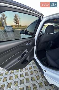 Седан Ford Focus 2016 в 