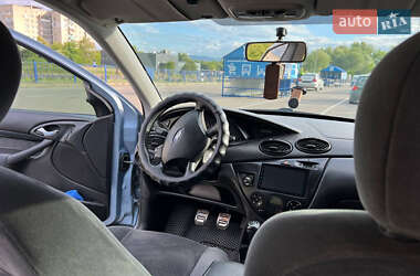 Седан Ford Focus 2004 в 