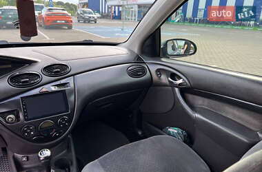 Седан Ford Focus 2004 в 