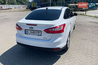 Седан Ford Focus 2013 в 
