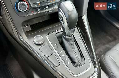 Хэтчбек Ford Focus 2015 в 