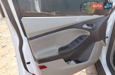 Седан Ford Focus 2015 в 
