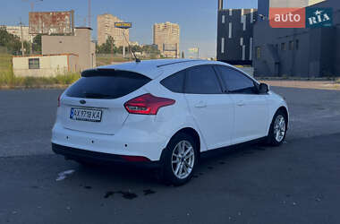 Хэтчбек Ford Focus 2015 в 