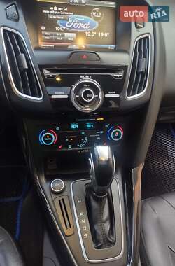 Хэтчбек Ford Focus 2014 в 