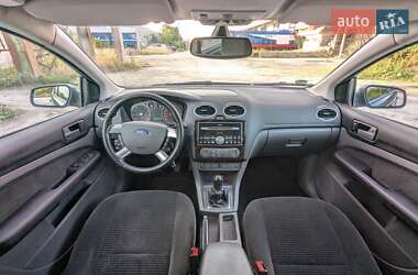 Хэтчбек Ford Focus 2006 в 