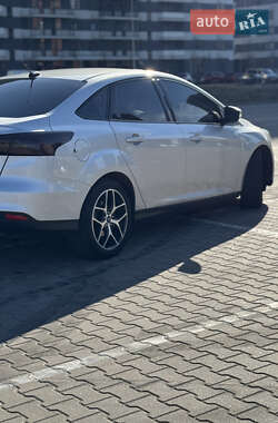 Седан Ford Focus 2018 в 