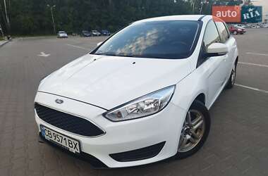 Хэтчбек Ford Focus 2015 в Чернигове